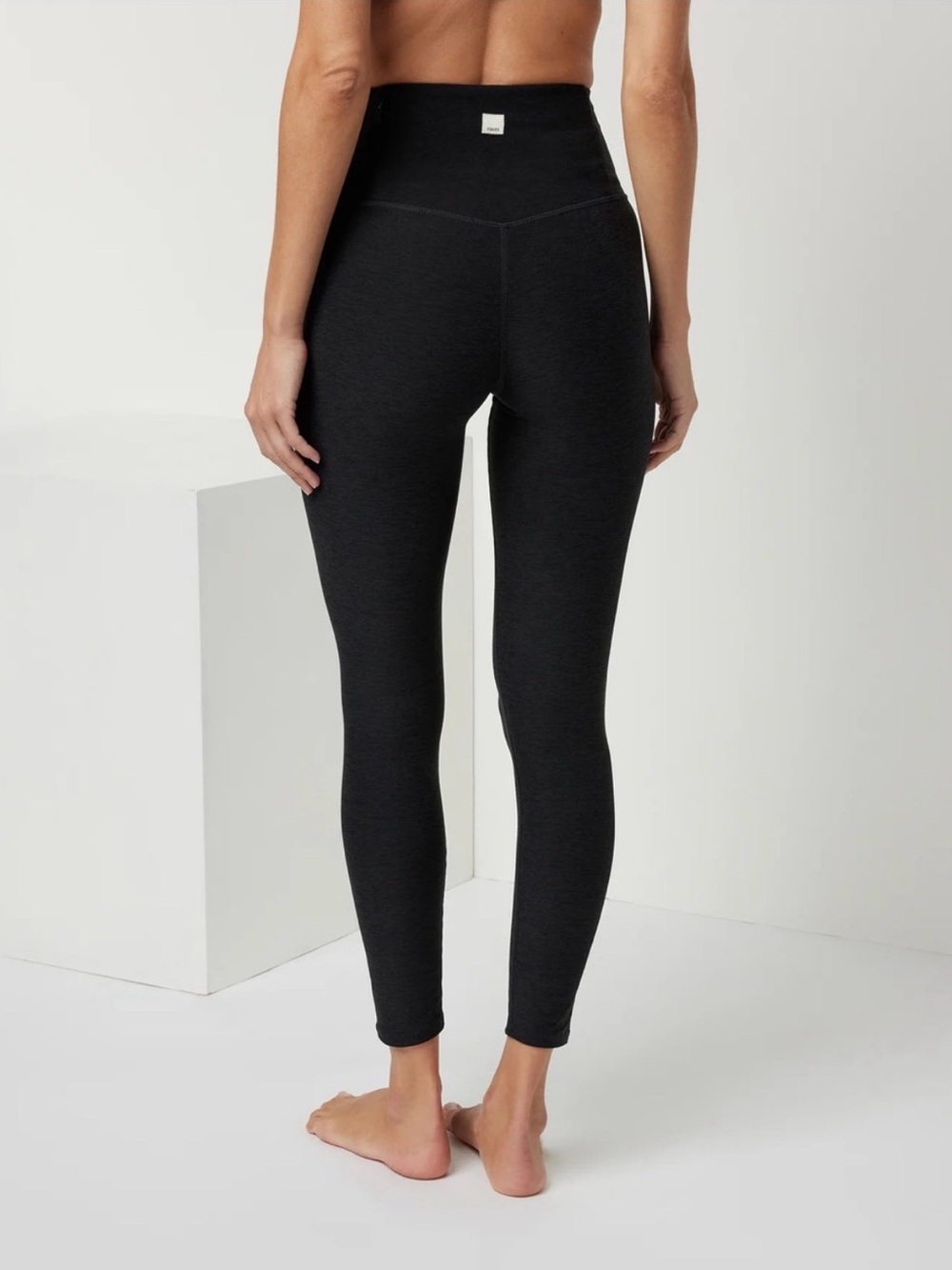 Vuori Black High-Waist Leggings